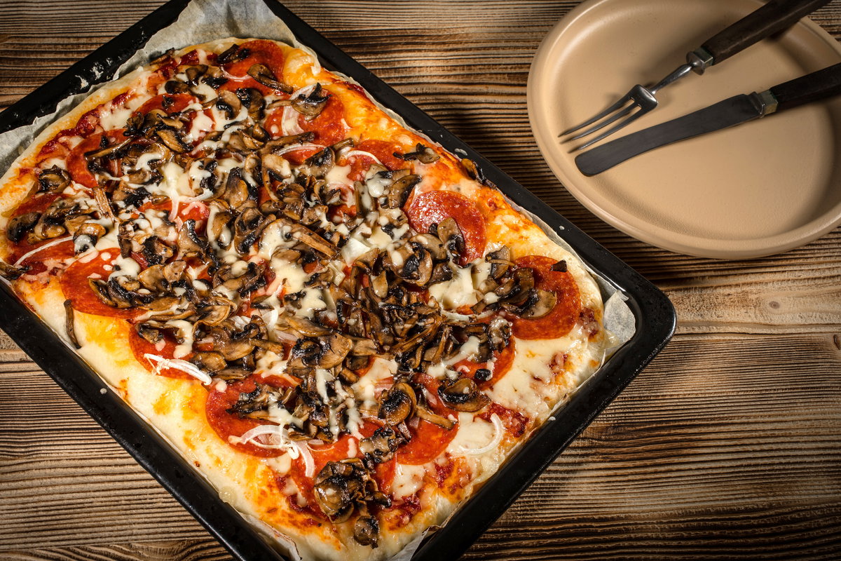 Pizza vom Blech