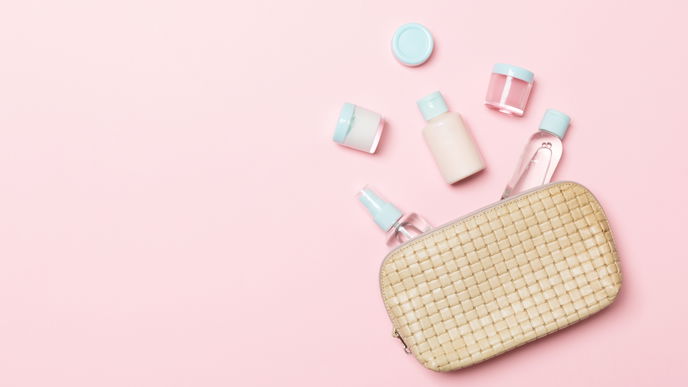 Die besten Reisegrößen-Kosmetik-Sets für leichtes Gepäck