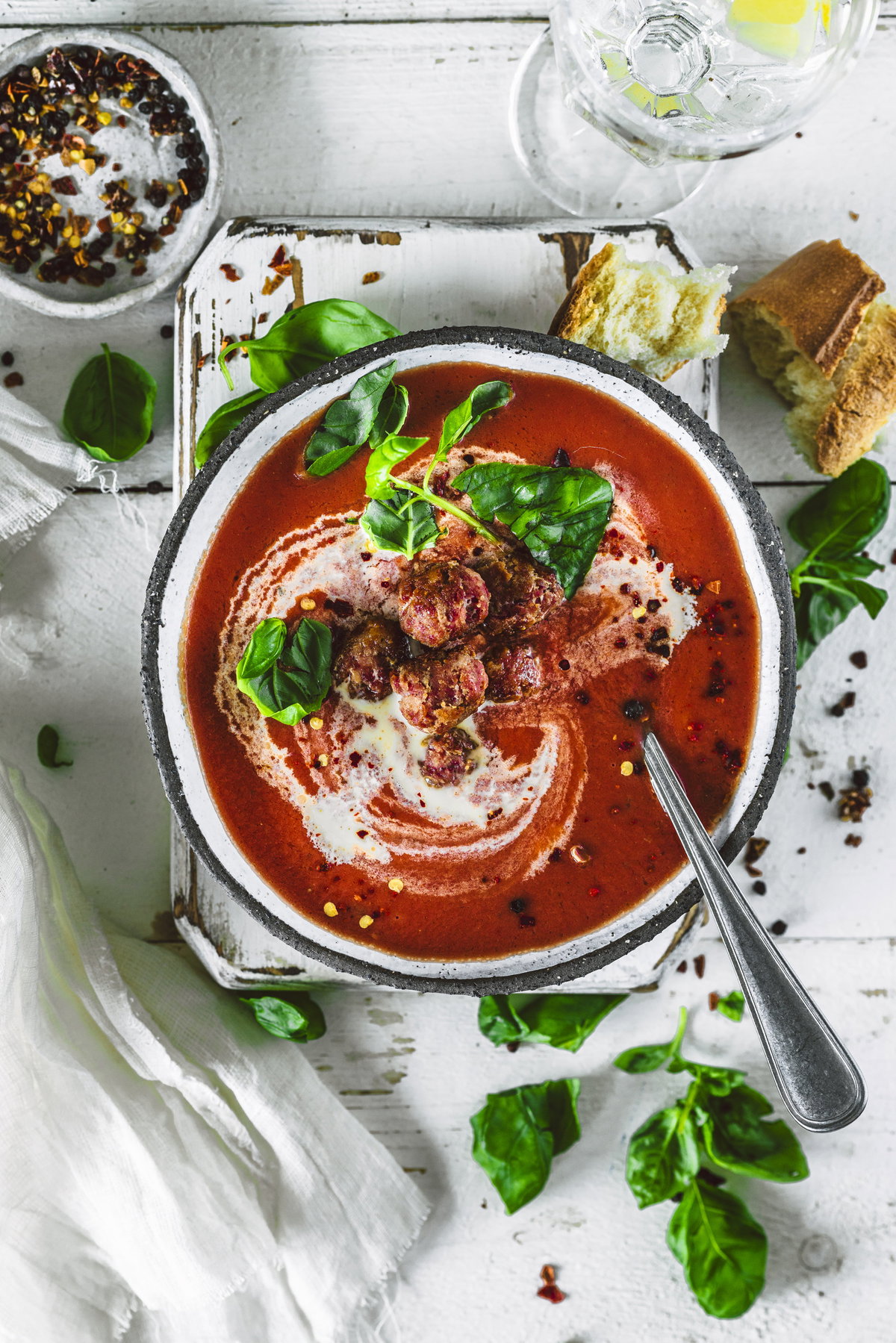 Tomatensuppe mit Salsiccia