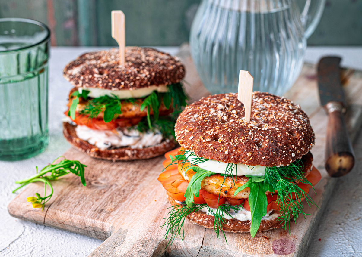 Belegte Brötchen mit Lachs