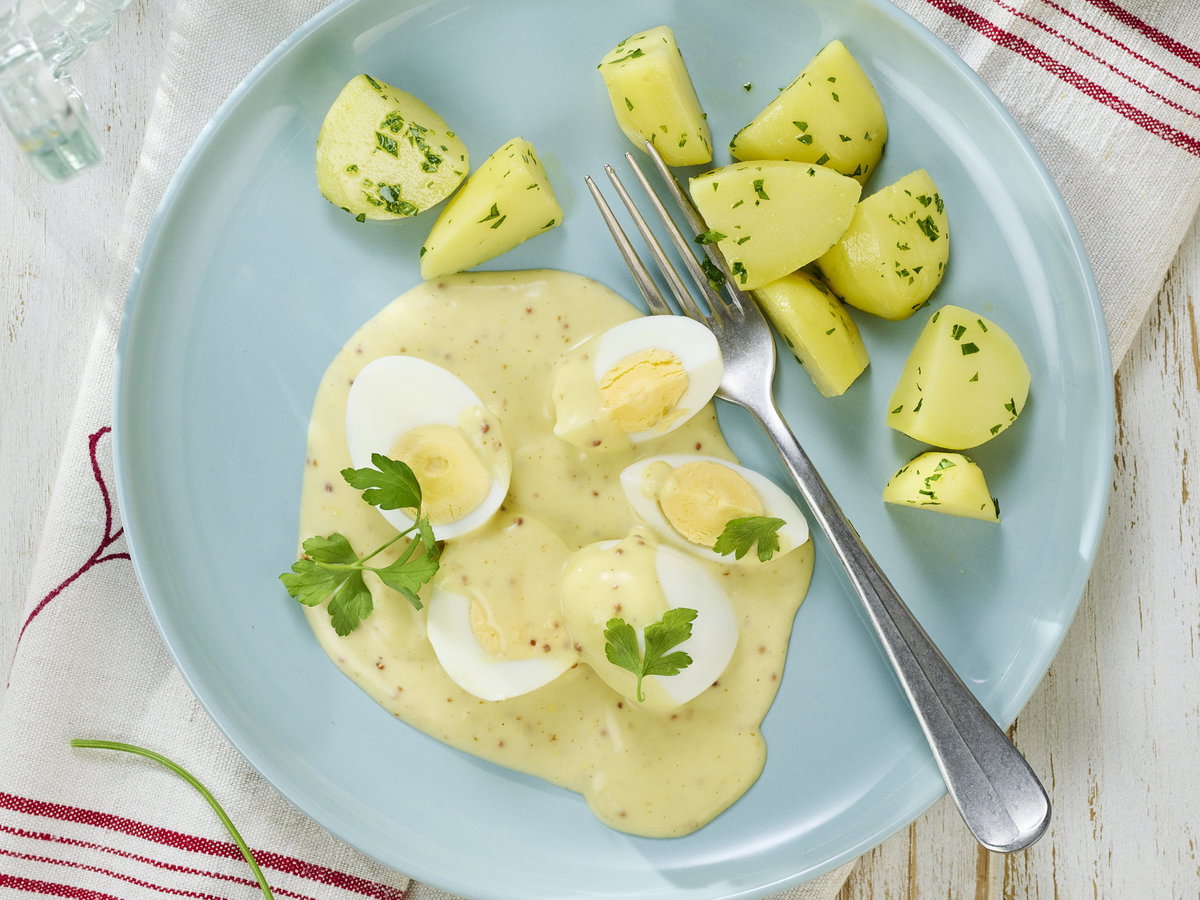 Eier mit Senfsauce