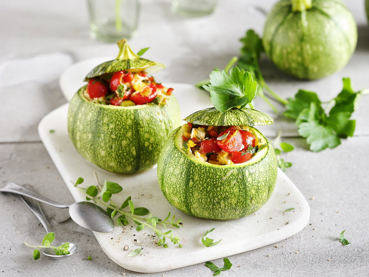 Gefüllte runde Zucchini