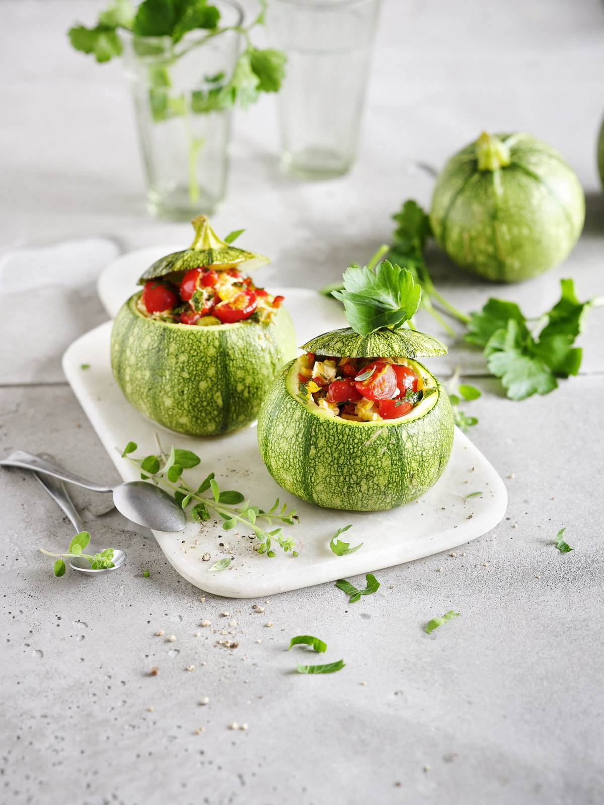Gefüllte runde Zucchini