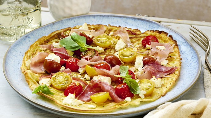 Rezept für Pfannkuchen-Pizza mit Schinken, Feta und Tomaten 