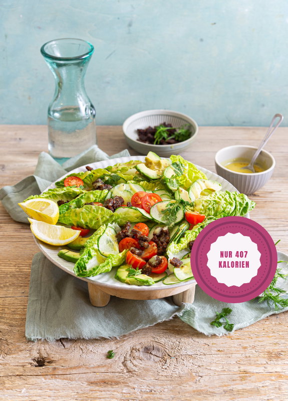 Caesar Salad auf einem großen Teller