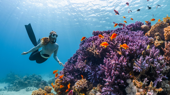 Wie zeitlose Eleganz im Urlaub gelingt - auch beim Tauchen