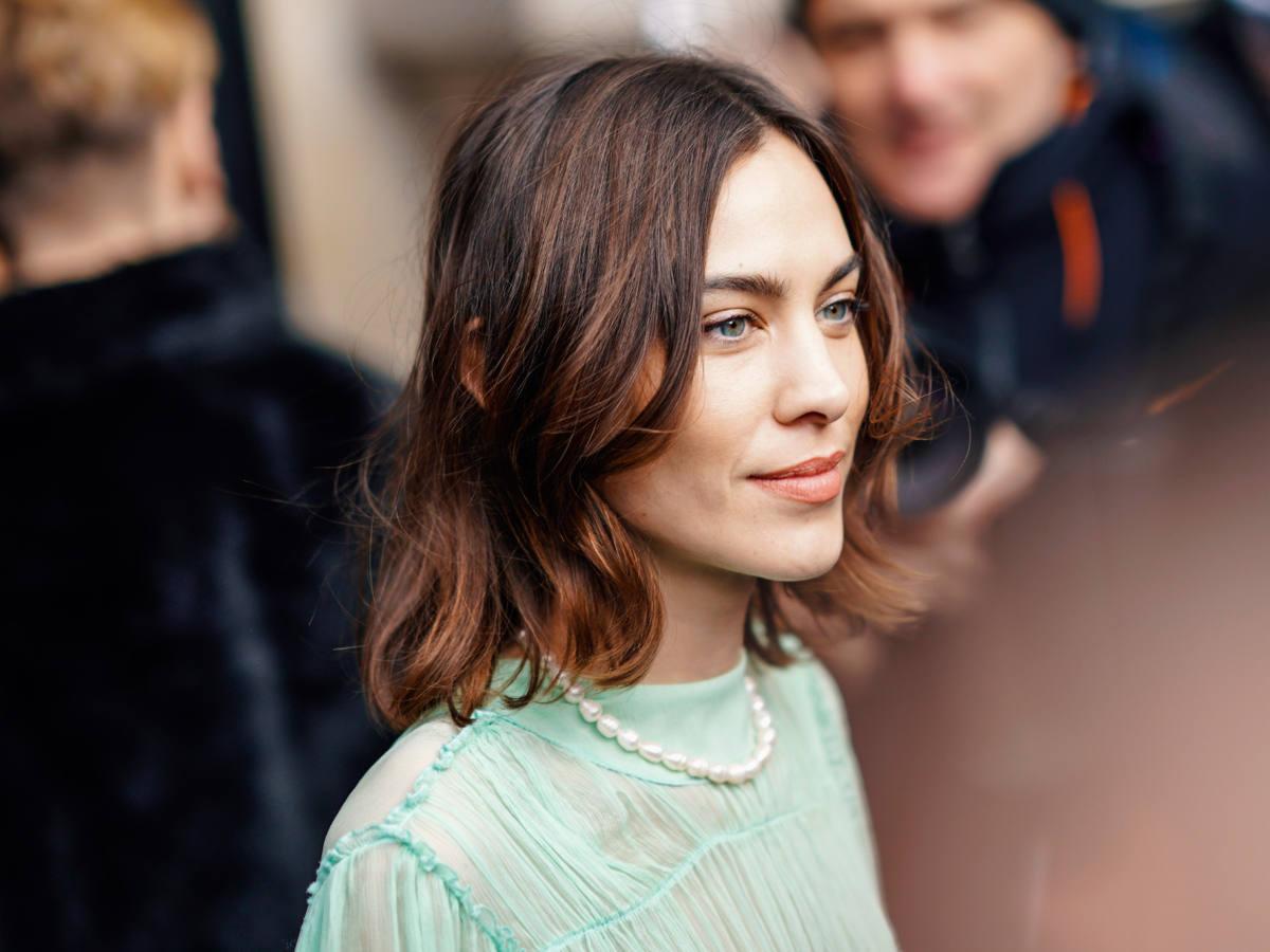 Frisuren ab 50 - Alexa Chung mit Wavy Bob