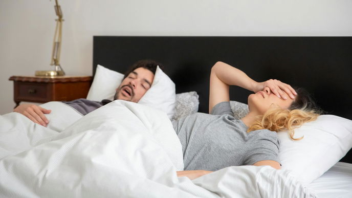 Gender Sleep Gap: So viel weniger schlafen Frauen pro Nacht im Vergleich zu Männern