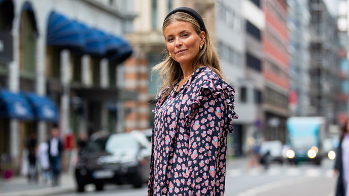 Mit diesen Haarreif-Frisuren für jeden Anlass sind Sie in wenigen Sekunden perfekt gestylt
