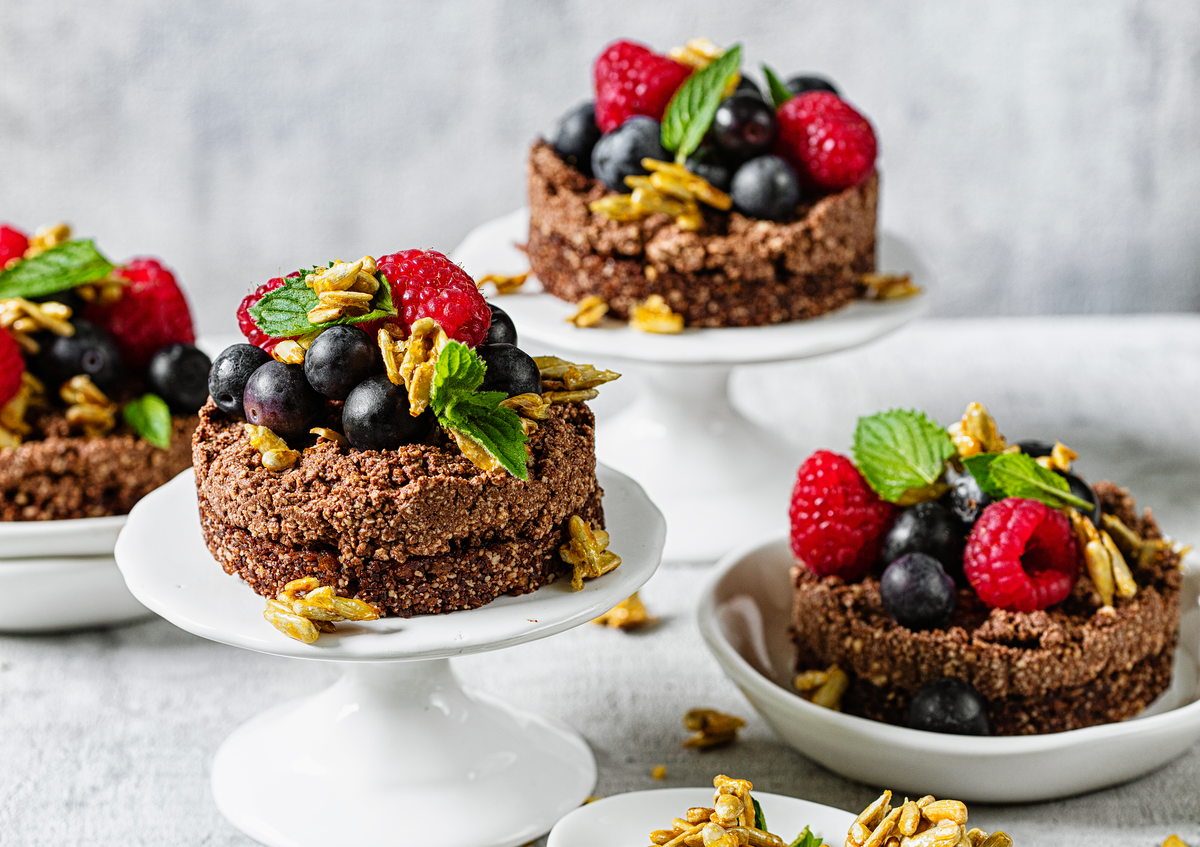 Kuchen ohne Mehl - Vegane No-Bake-Beerenküchlein