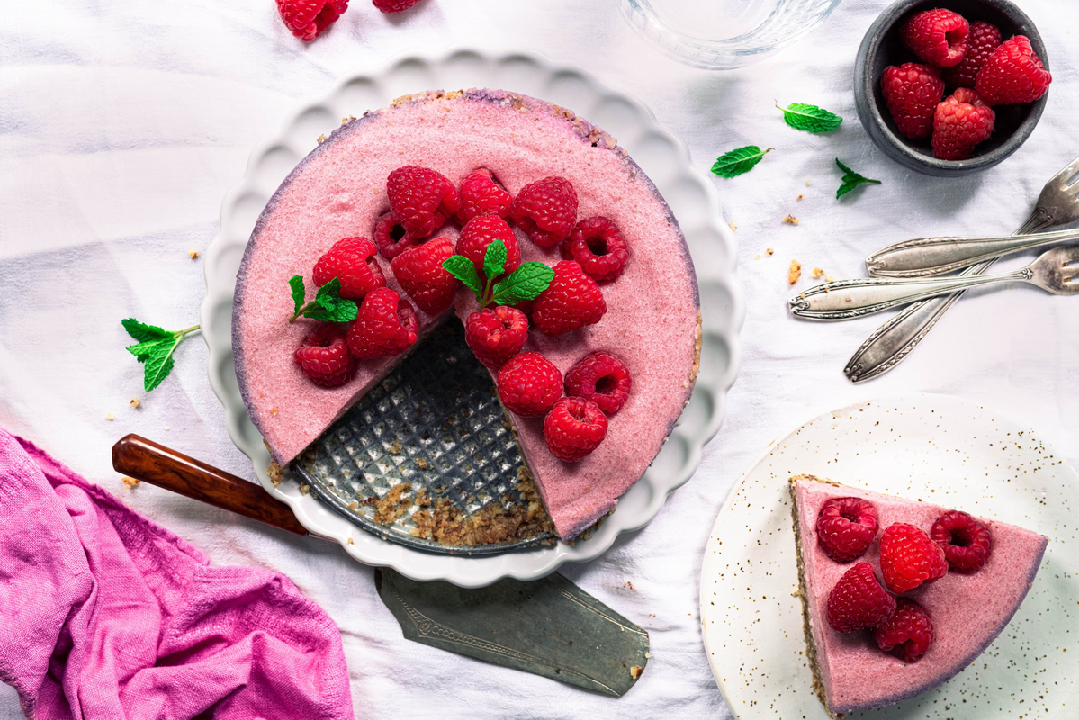 Kuchen ohne Mehl - Veganer No-Bake-Himbeerkuchen