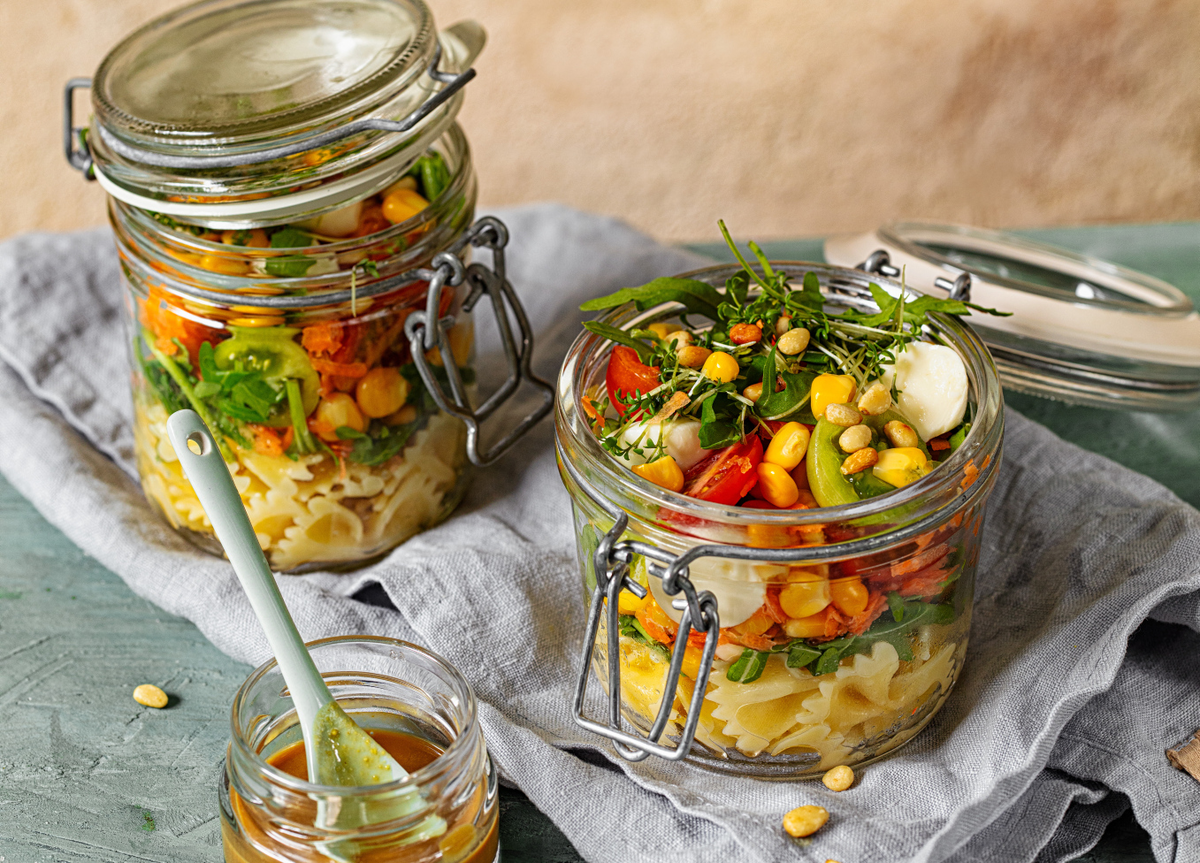 Schneller Nudelsalat im Glas