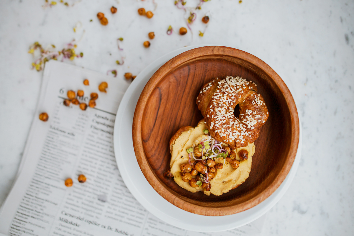 Veganer Brotaufstrich selbst gemacht - Paprika-Hummus