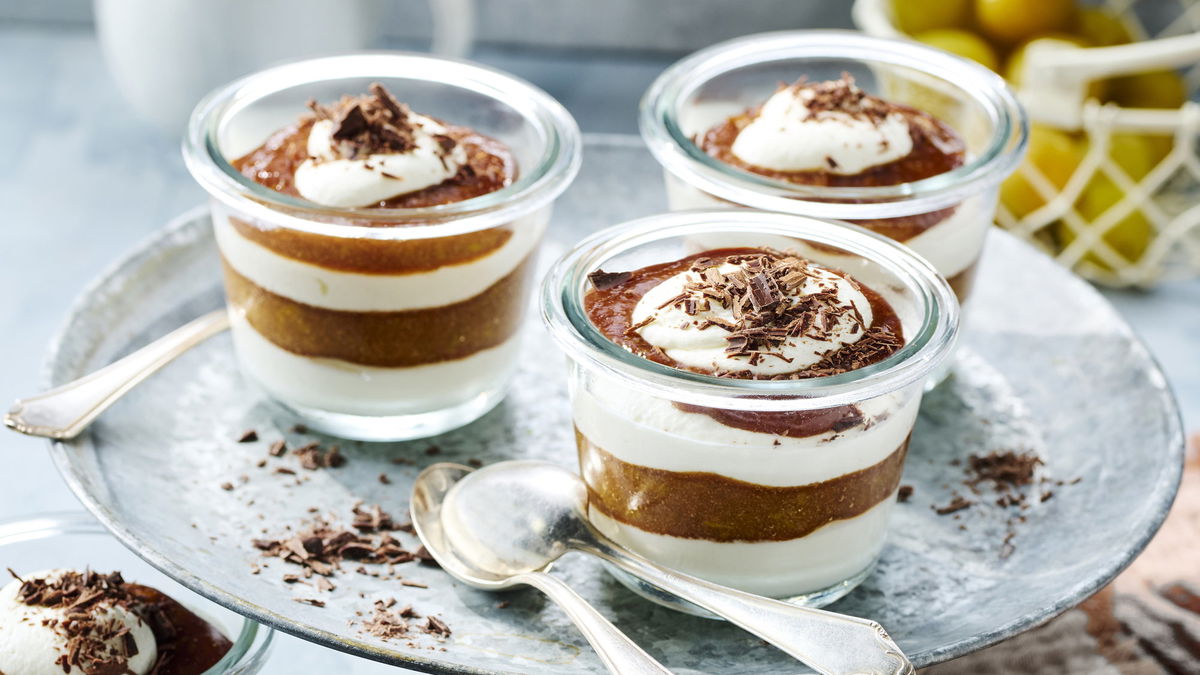 Rezept für einfachen Mirabellen-Käsekuchen im Glas 