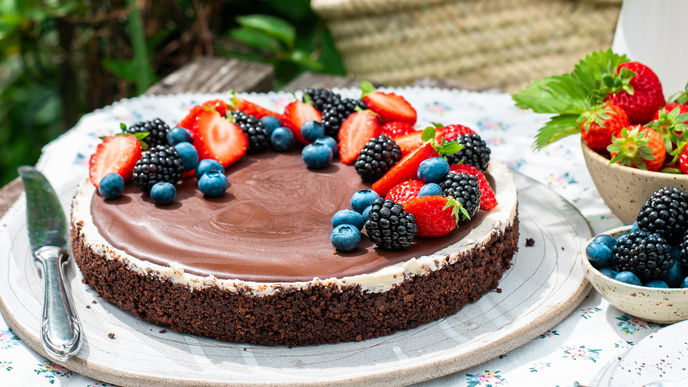 Rezept für Ricotta-Käsekuchen mit weißer Schokolade und Früchten