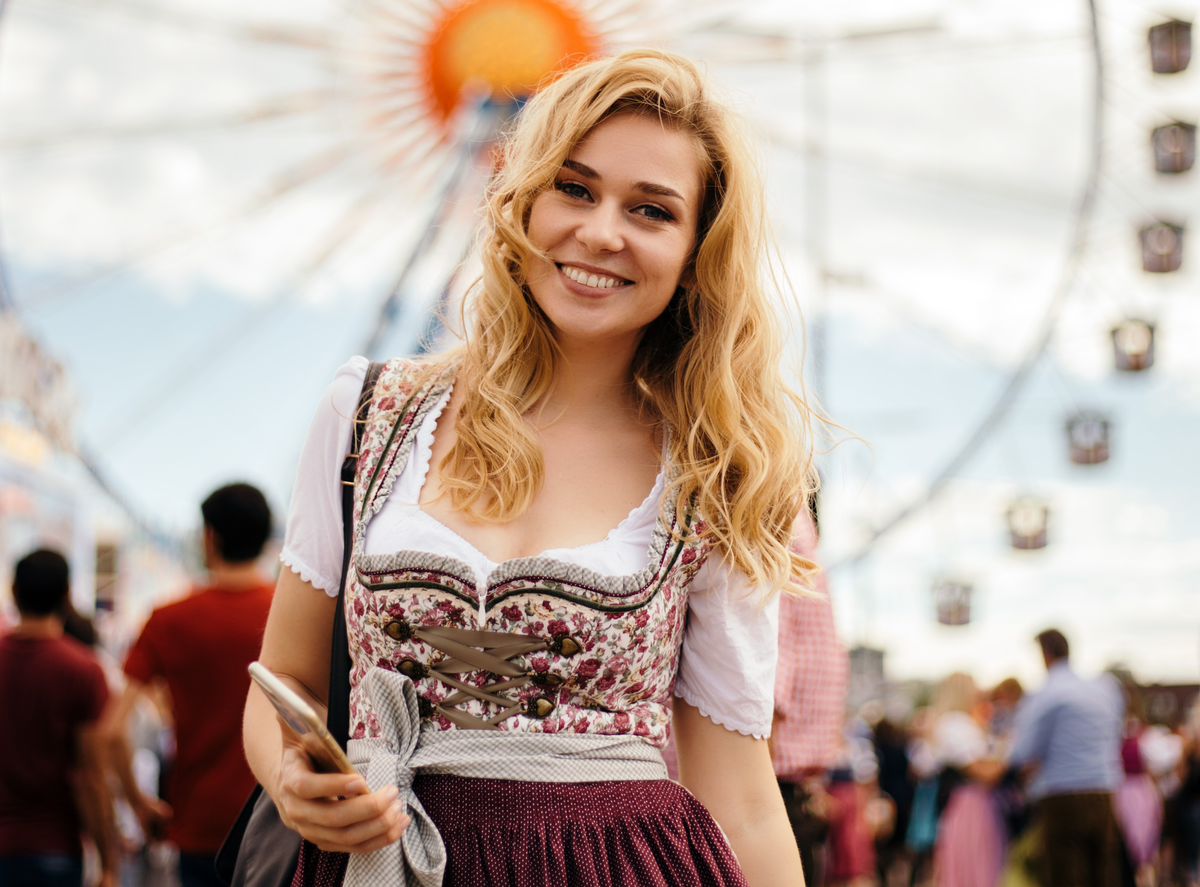 Frau auf dem Oktoberfest
