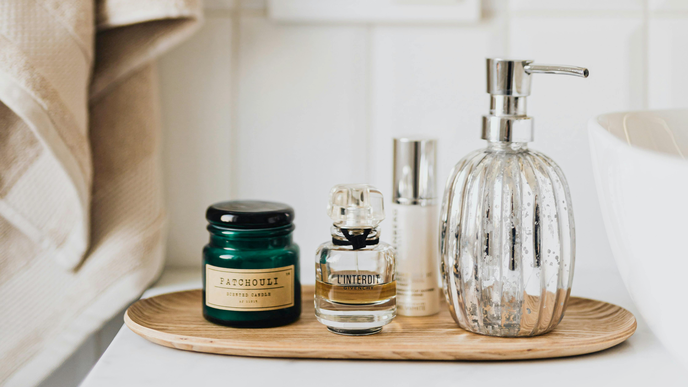 Parfum aufbewahren: Warum das Badezimmer keine gute Idee ist - und wie es richtig geht
