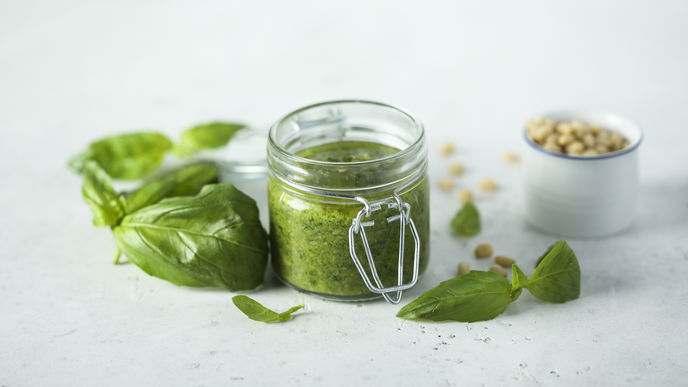 Pesto haltbar machen: Unser einfaches Rezept für Basilikum-Pesto & die besten Tipps zum Einkochen
