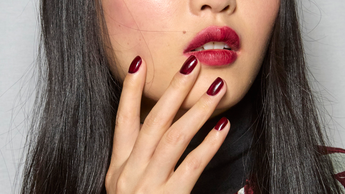 Rotwein-Nägel sind der wohl begehrteste und eleganteste Nagellack-Trend im Herbst