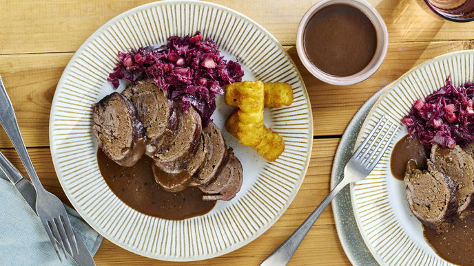 Rezept für Sauerbraten-Rouladen mit Rotkohl