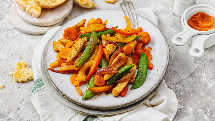 Rezept für schnelle Hähnchenpfanne mit buntem Gemüse