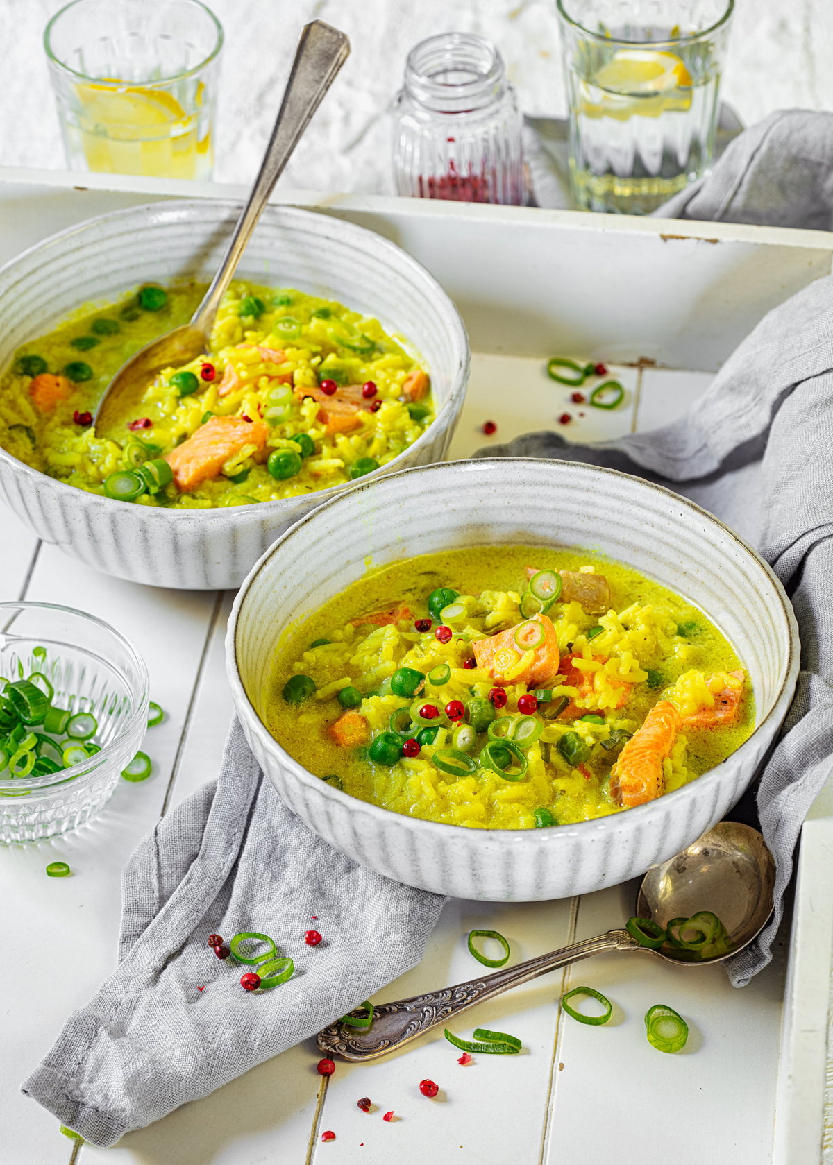 Curry-Reissuppe mit Lachs