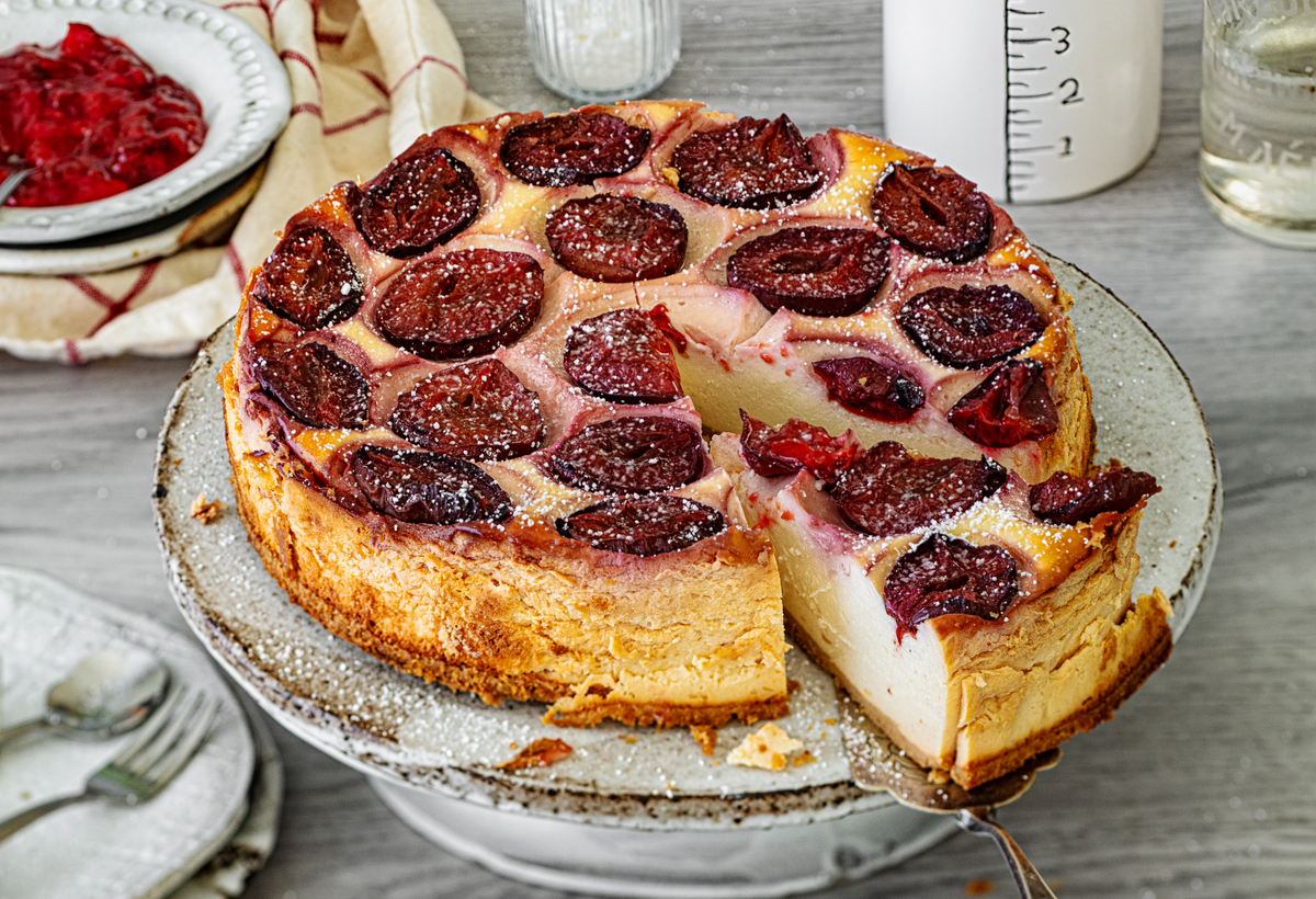 Quark-Friskäsekuchen mit Pflaumen