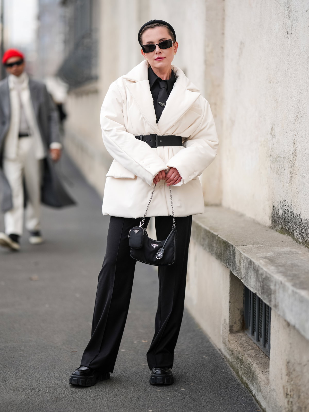 Kurze Winterjacke mit Taillengürtel im Streetstyle