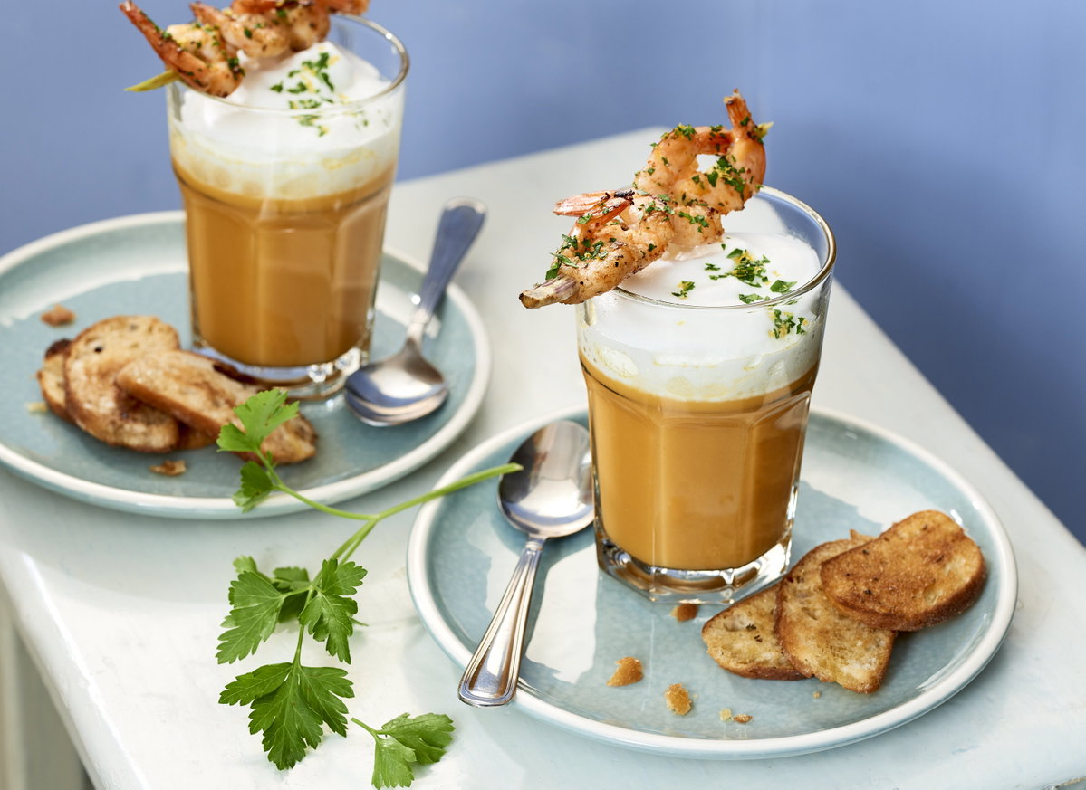 Süßkartoffelsuppe mit Garnelen