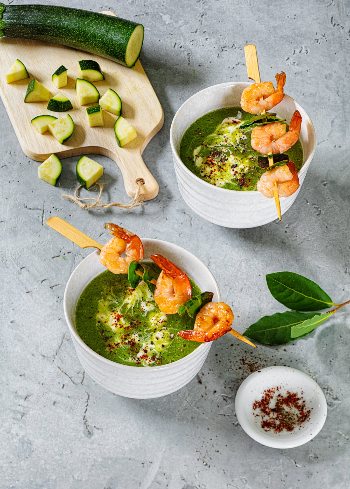 Zucchini-Chili-Süppchen mit Garnelen