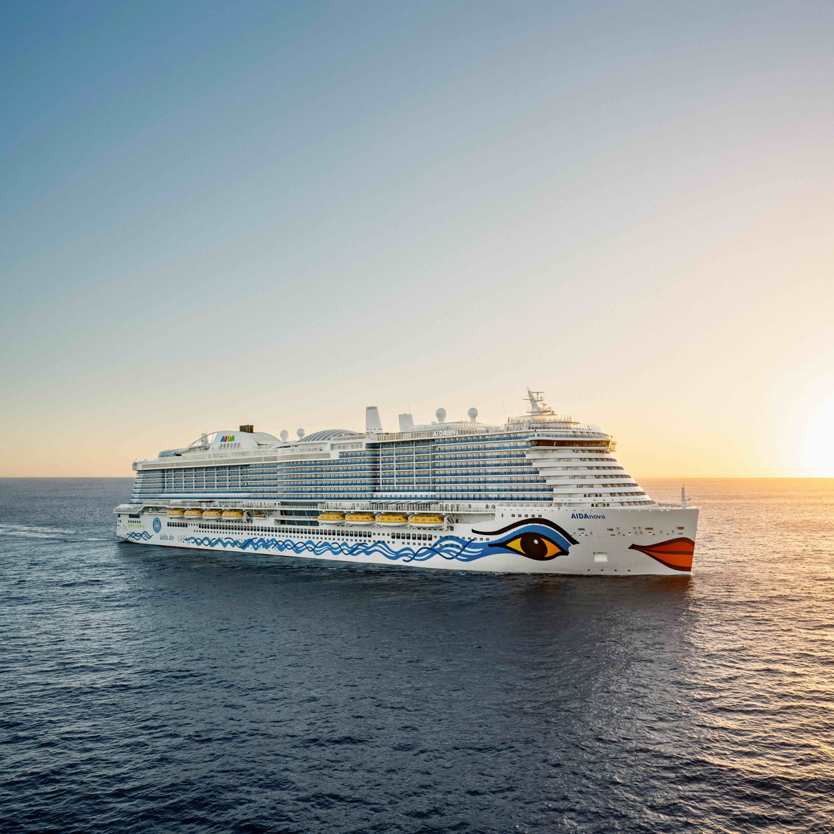 Mit dem Kussmundschiff geht es in Richtung Genuss.