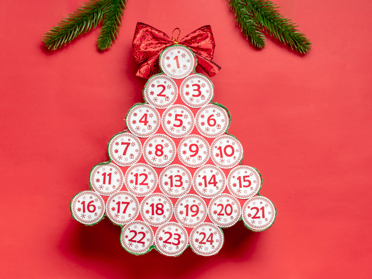 Adventskalender selber machen Idee aus Klorollen
