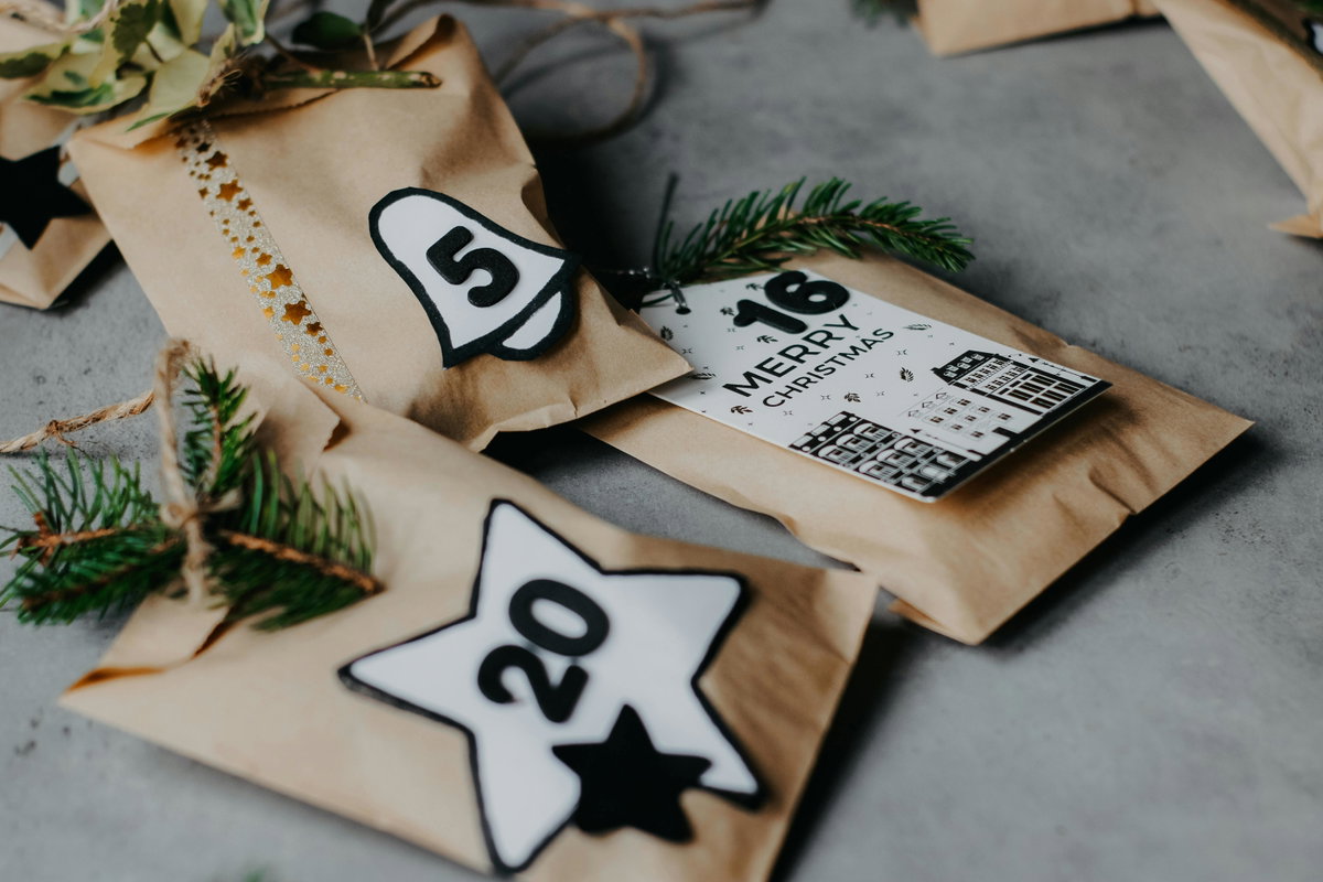 Adventskalender aus Papiertüten