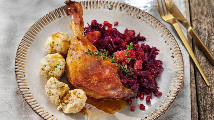 Rezept für festlichen Entenbraten mit Orangen-Rotkohl 