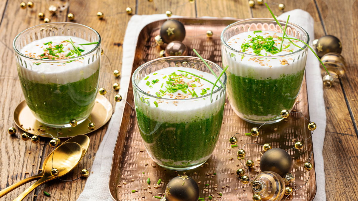Rezept für Feldsalat-Cappuccino mit Milchschaum: Einfache Vorspeise, die vieeel hermacht