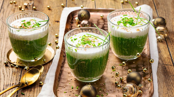 Rezept für Feldsalat-Cappuccino mit Milchschaum: Einfache Vorspeise, die vieeel hermacht