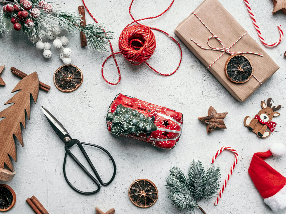 Weihnachtlich verpackte Geldgeschenke