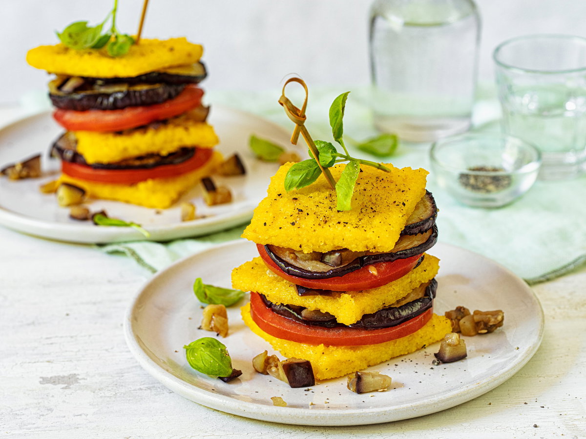Gemüse-Polenta-Türmchen