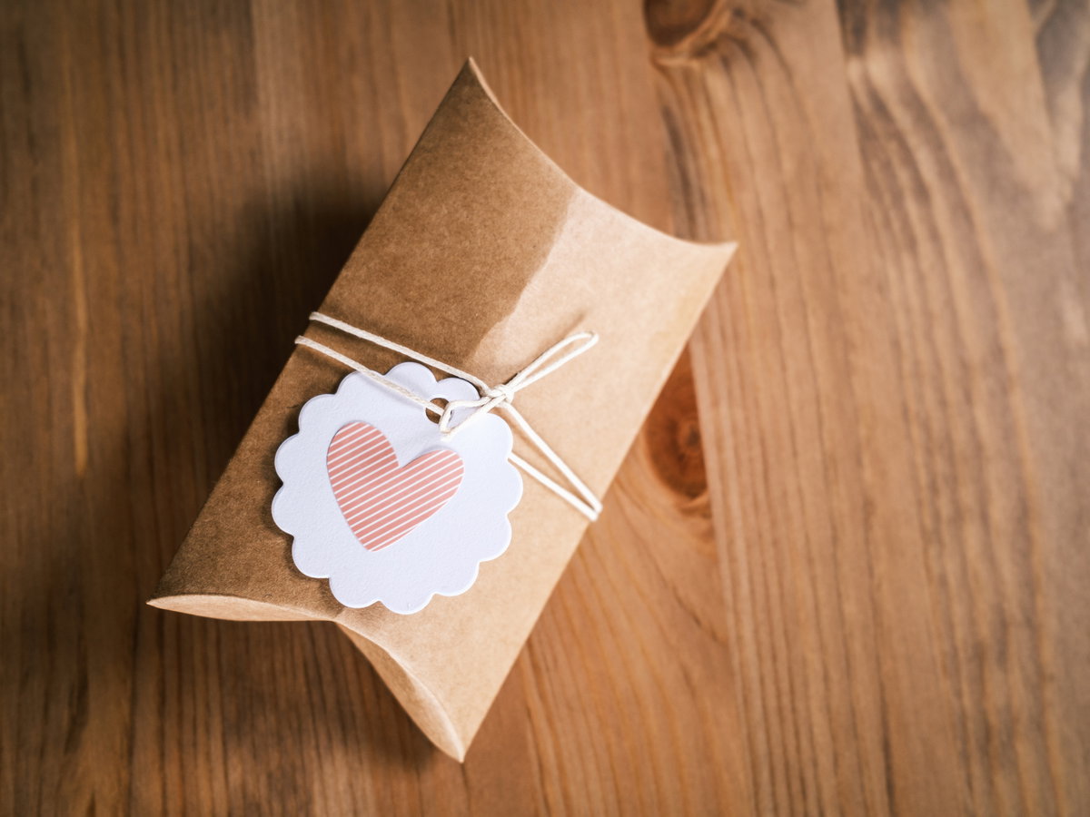 Geschenkbox aus Klopapierrolle
