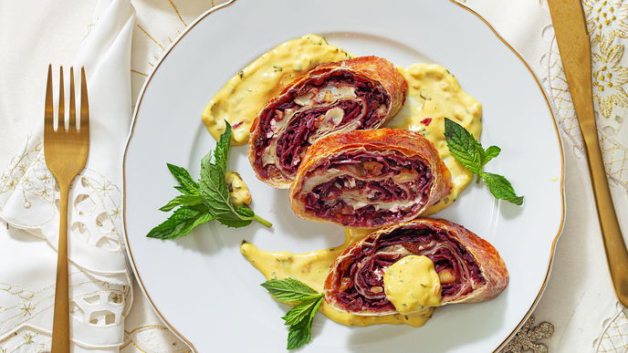 Rezept für herzhaften & weihnachtlichen Strudel mit Rotkohl 