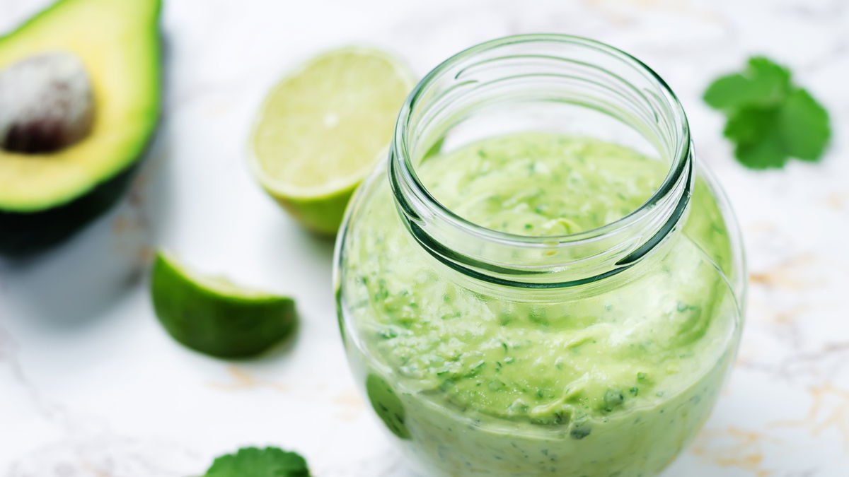 Avocado-Dressing: Mit unserem Low-Carb-Dressing wird jeder Salat zum Leckerbissen