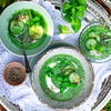 Rezept für kalte Gurken-Basilikum-Suppe, die gesund & kalorienarm ist
