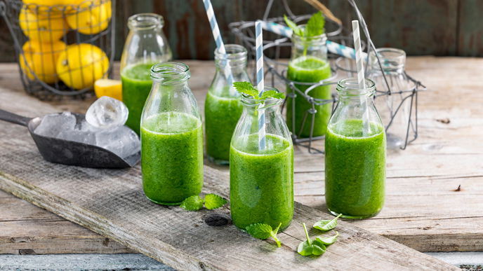 Erfrischend & voller Vitamine: Unser grüne Gurken-Smoothie macht Sie richtig fit!