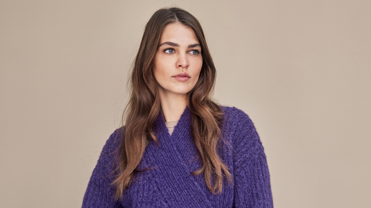 Lana Grossa Kuschel-Wickeljacke aus feiner Alpakawolle zum Nachstricken - so schön weich!