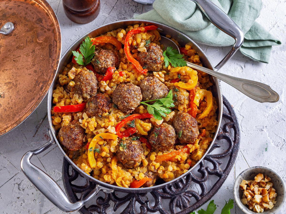 Linsen-One-Pot mit Hackbällchen