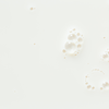 Cremig, sanft und so besonders: Dieses Parfum von Douglas duftet wie warme Milch mit Honig