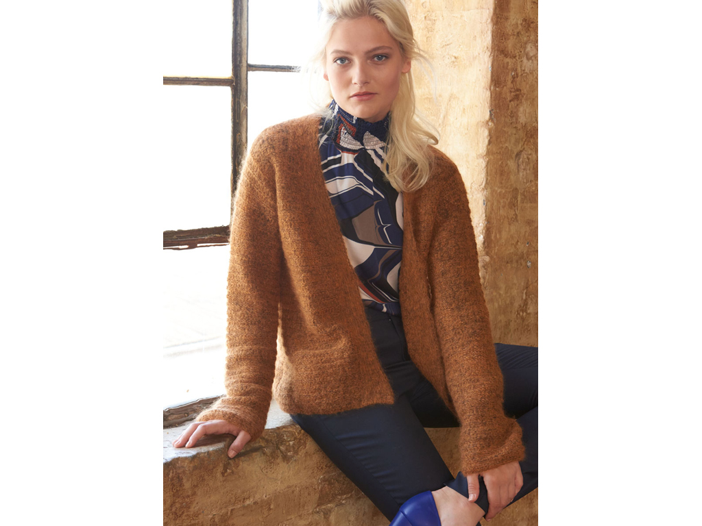 Stricken mit Mohair - Model in Cardigan aus Silkhair