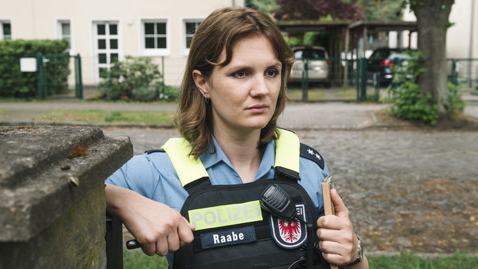 Wie tickt die "Der Krimi aus Brandenburg"-Schauspielerin Alina Stiegler privat?