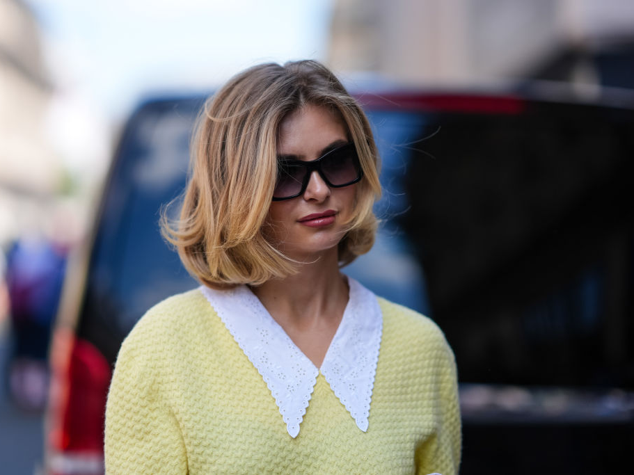 Bob-Frisuren gestuft ab 50 mit Brille - Xenia Adonts mit gestuftem Bob mit Curtain Bangs