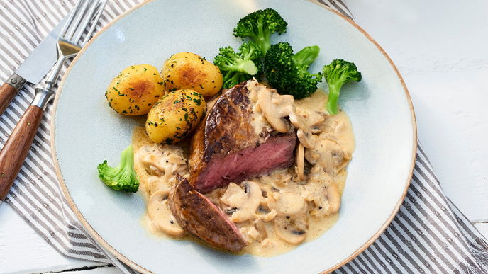 Unser Filetsteak mit Trüffelsahne & Brokkoli ist das perfekte Essen für besondere Anlässe
